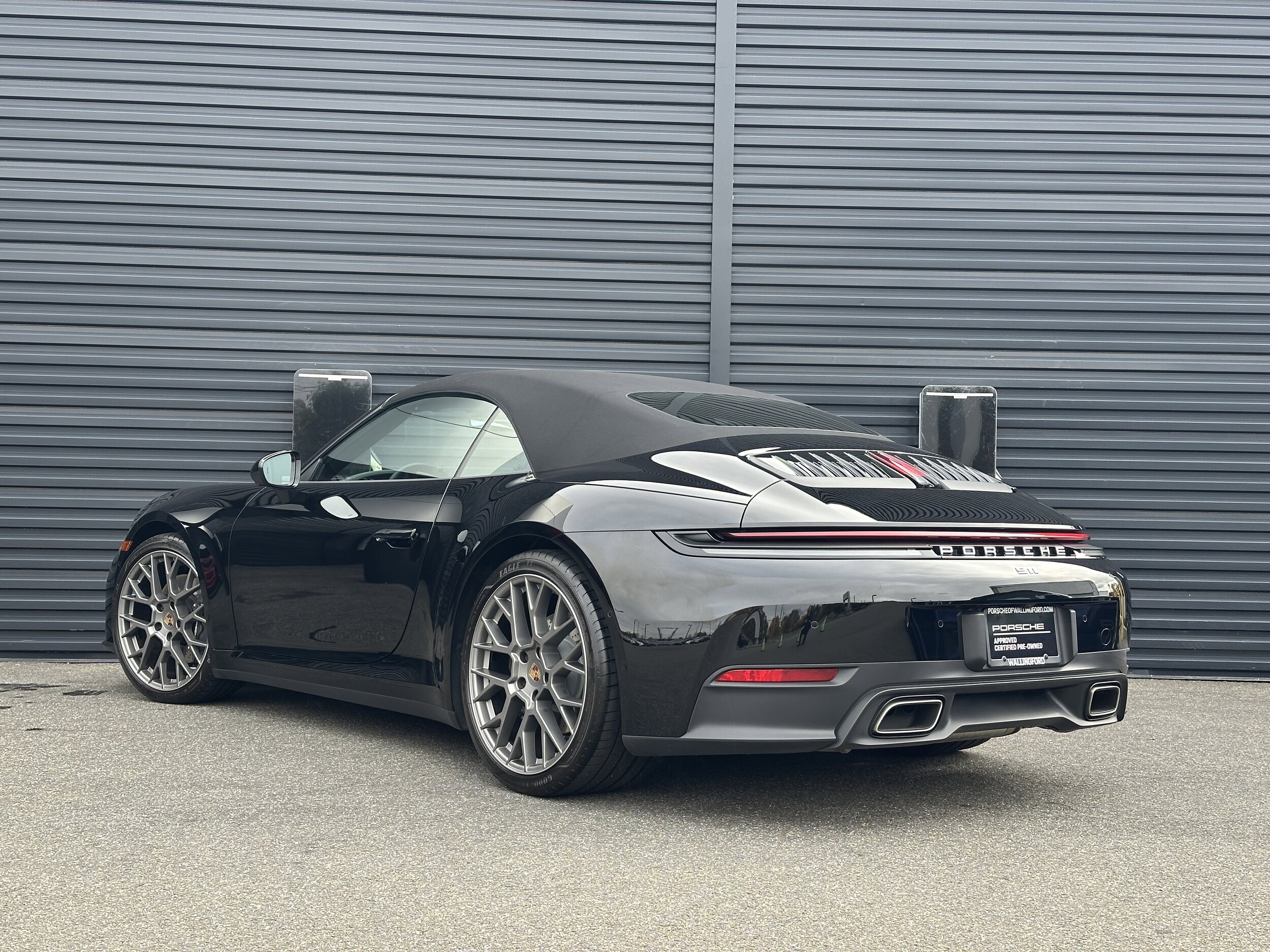 2025 Porsche 911 Cabriolet photo 3