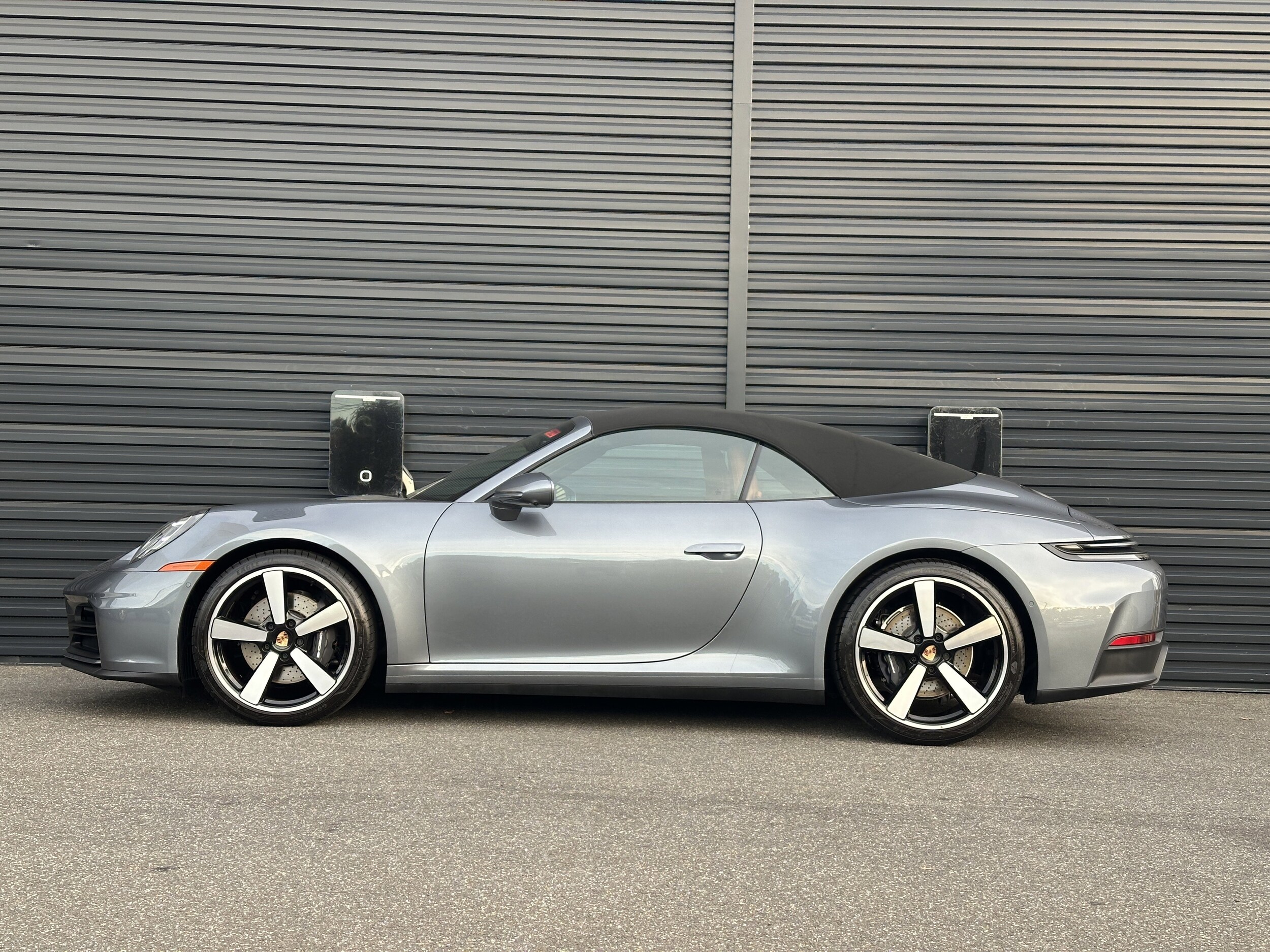 2025 Porsche 911 Cabriolet photo 2