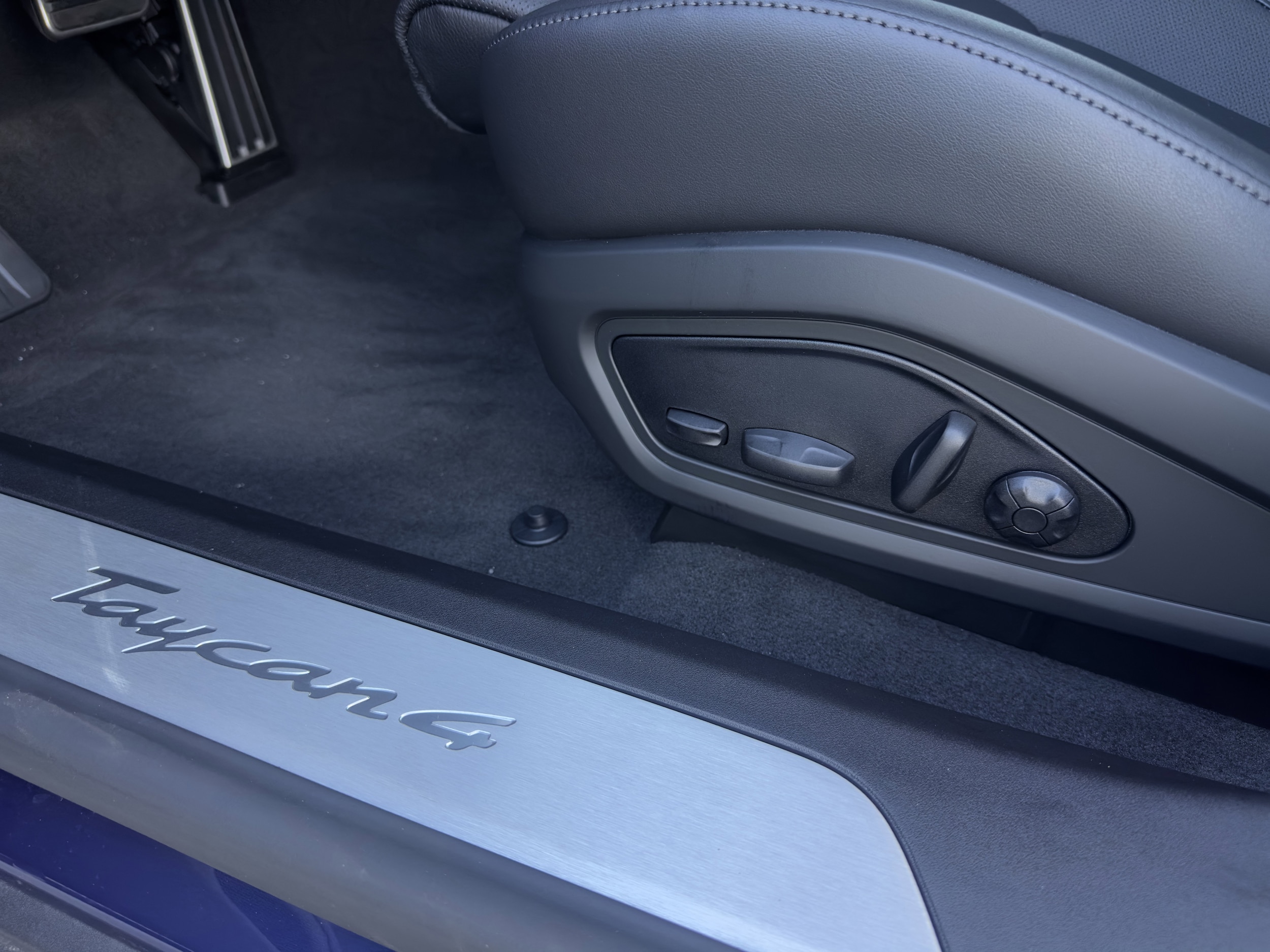 2025 Porsche Taycan Base - Photo 27