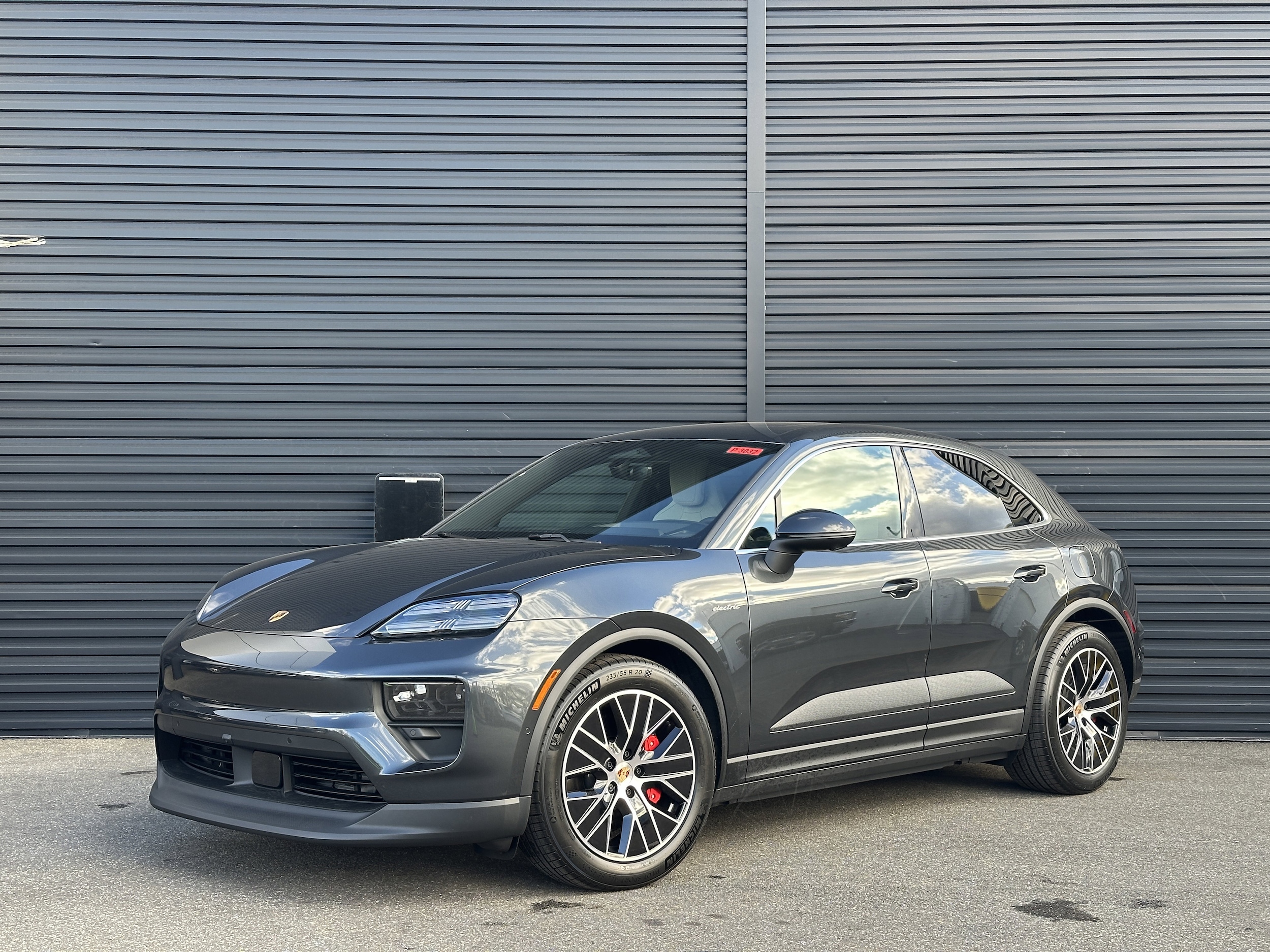 2025 Porsche Macan S