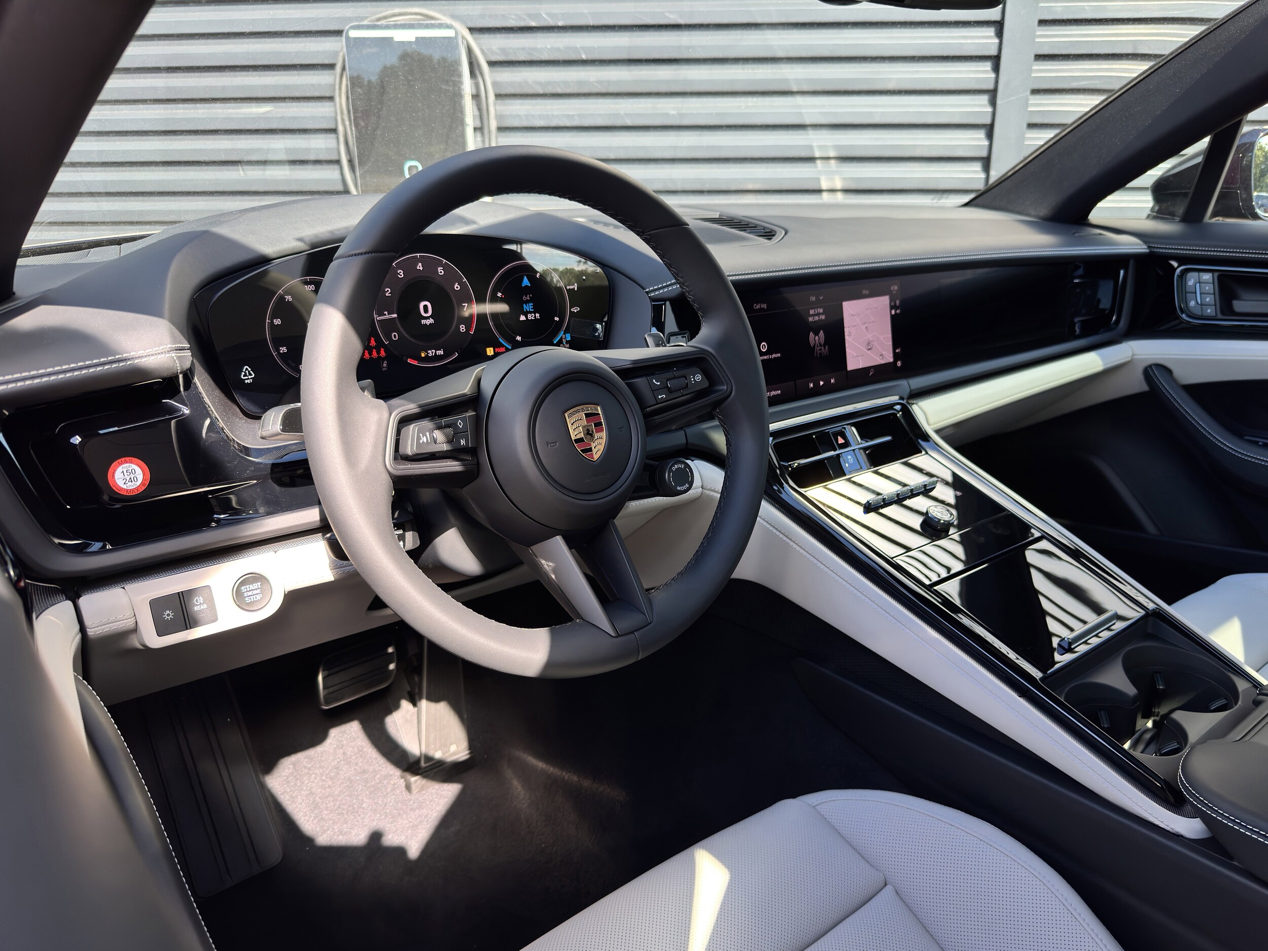 2025 Porsche Panamera 4 photo 4