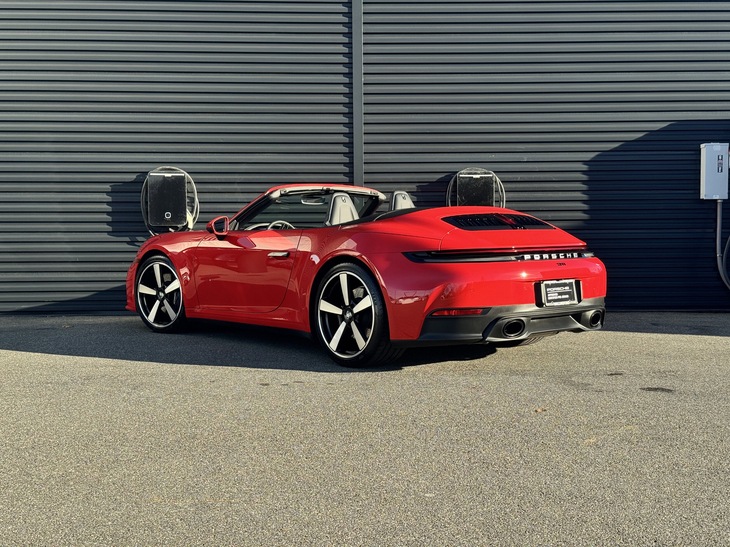 2025 Porsche 911 Cabriolet photo 3
