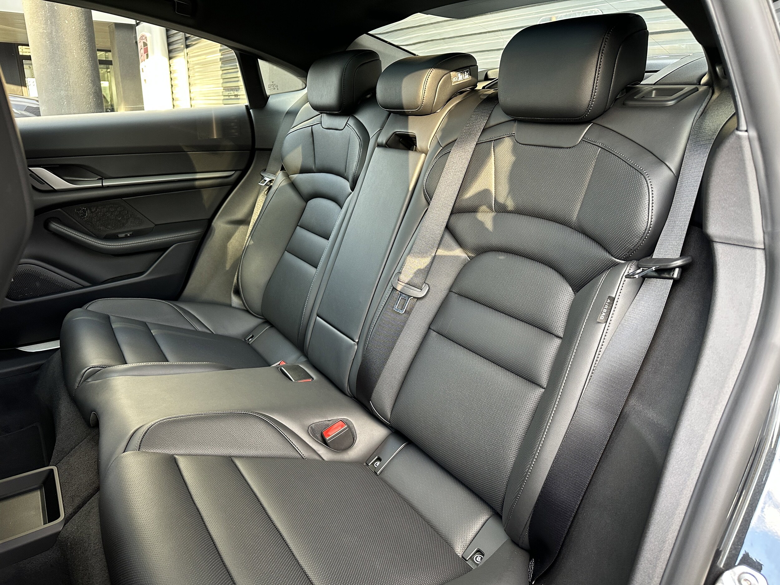 2026 Porsche Taycan S - Photo 34
