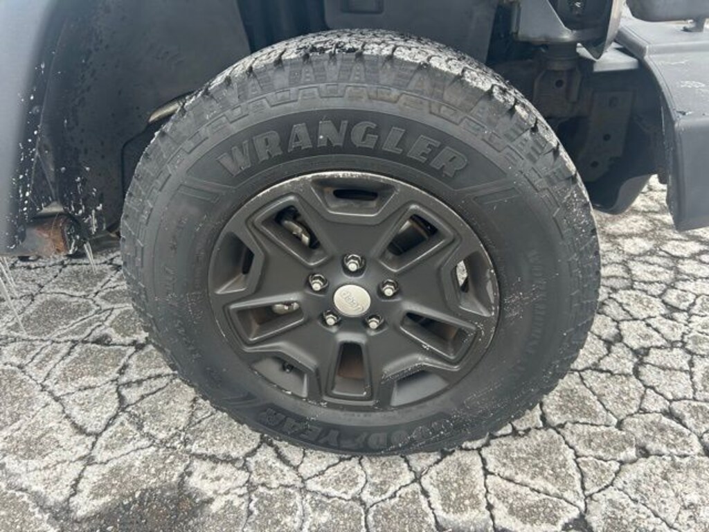 Used 2013 Jeep Wrangler Unlimited Rubicon SUV