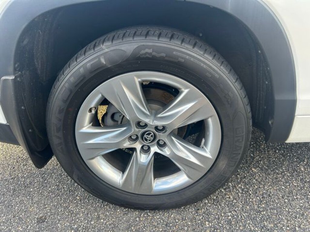 Used 2016 Toyota Highlander XLE V6 SUV