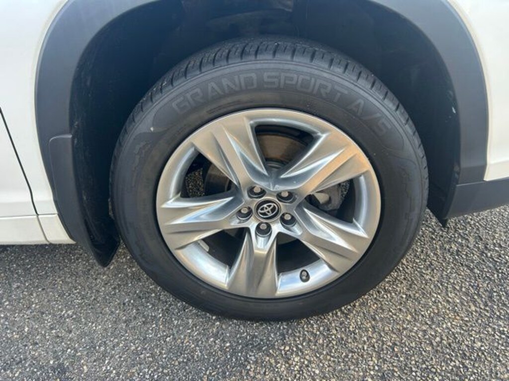 Used 2016 Toyota Highlander XLE V6 SUV