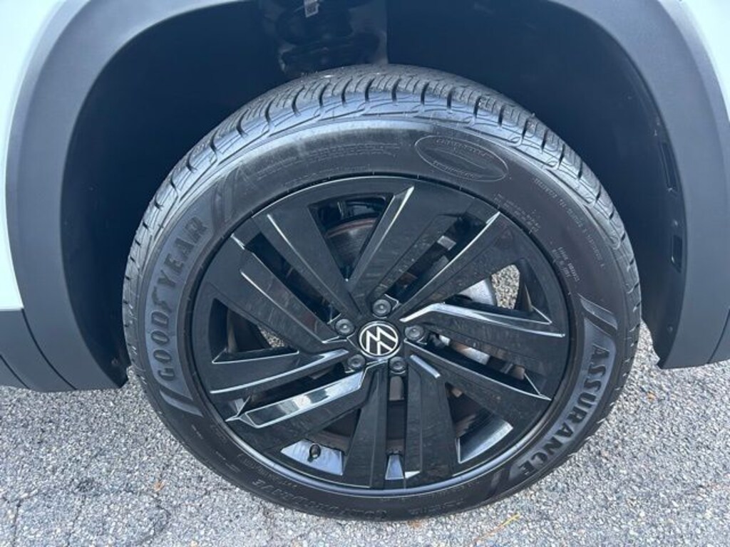 Used 2022 Volkswagen Atlas Cross Sport 2.0T SE w/Technology SUV