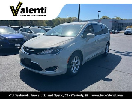 2020 Chrysler Pacifica Touring L Plus Van Passenger Van