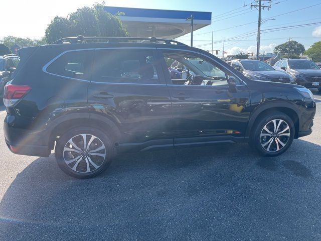 2022 Subaru Forester Limited photo 3