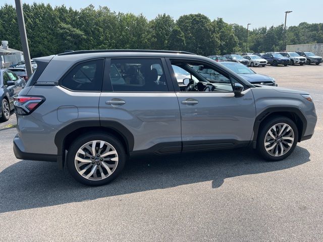 2025 Subaru Forester Touring photo 3