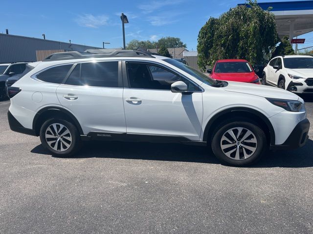 2022 Subaru Outback Premium photo 2