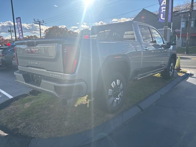 2025 Gmc Sierra 2500 HD Denali photo 3