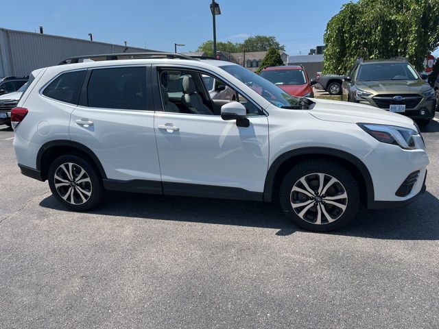 2023 Subaru Forester Limited photo 2