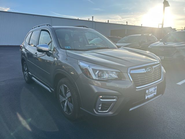 2020 Subaru Forester Touring photo 3
