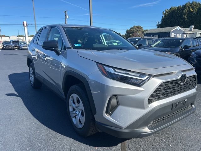 2023 Toyota RAV4 LE photo 2