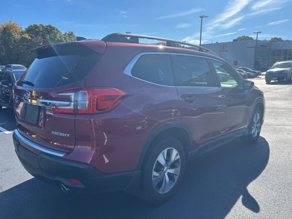 Used 2024 Subaru Ascent Premium 7-Passenger SUV