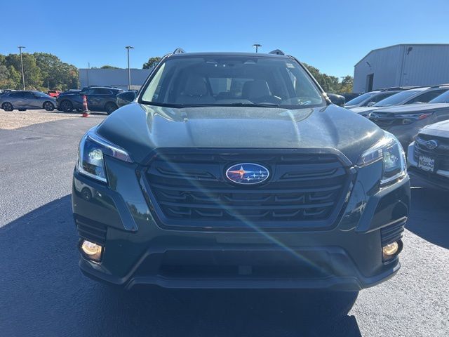 2023 Subaru Forester Premium photo 2