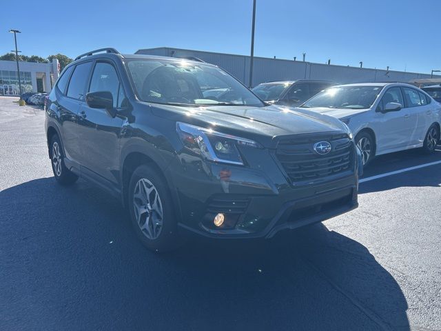 2023 Subaru Forester Premium photo 3