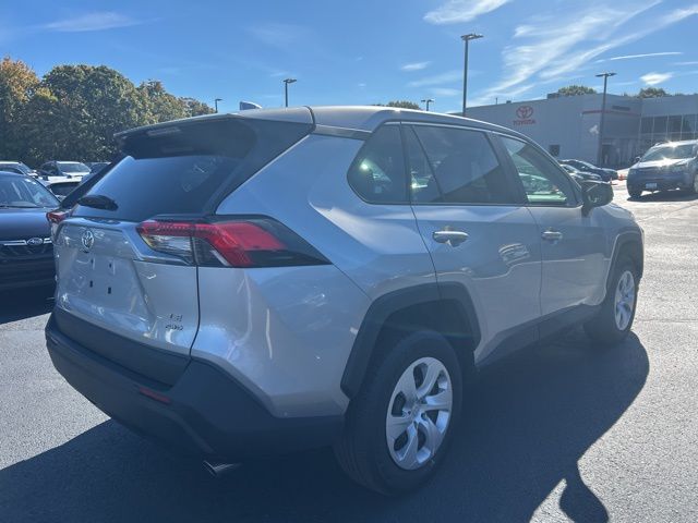 2023 Toyota RAV4 LE photo 3