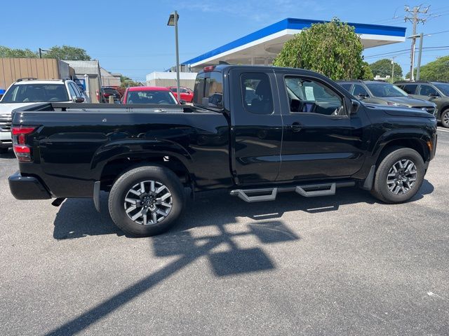 2023 Nissan Frontier SV photo 3