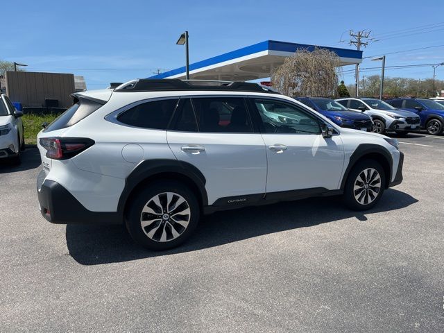 2024 Subaru Outback Touring XT photo 3
