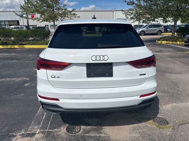 2024 Audi Q3 45 TFSI S line Premium photo 2