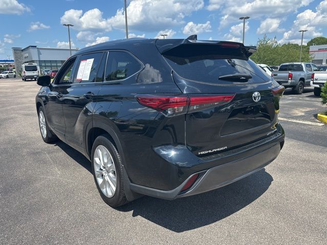 2023 Toyota Highlander Limited photo 3