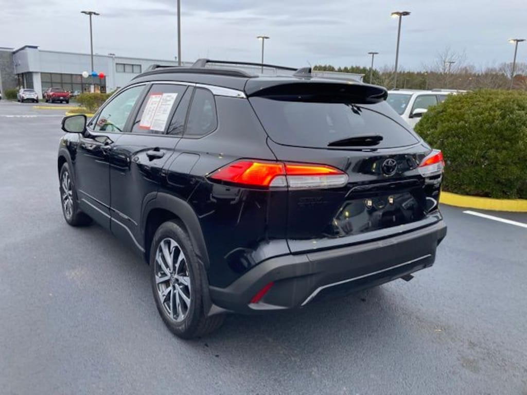 Used 2022 Toyota Corolla Cross XLE SUV
