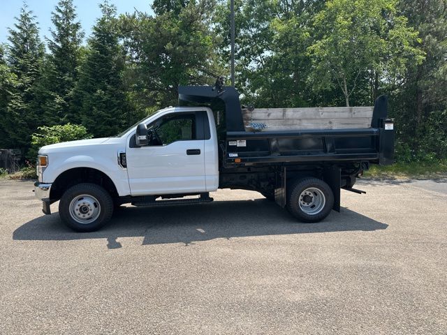 2022 Ford F-350 XL photo 2