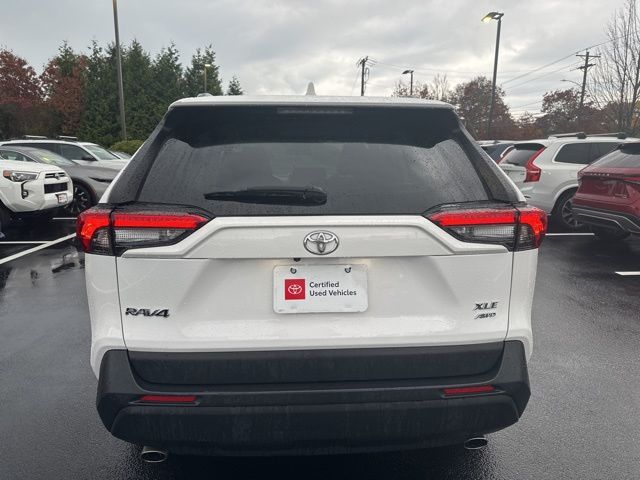 2025 Toyota RAV4 XLE photo 4