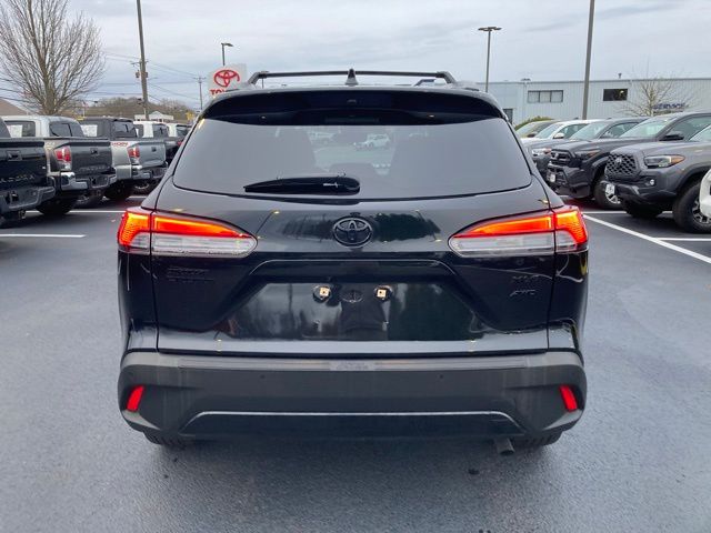 2022 Toyota Corolla Cross XLE photo 3
