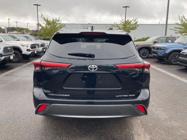 2023 Toyota Highlander Limited photo 3