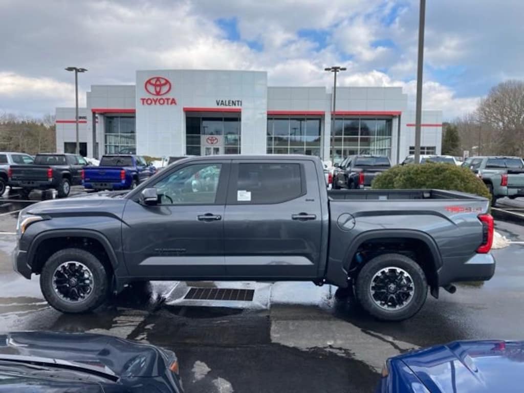 New 2026 Toyota Tundra SR5 SR5 CREWMAX 5.5