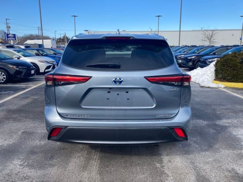 Used 2022 Toyota Highlander Hybrid Limited SUV