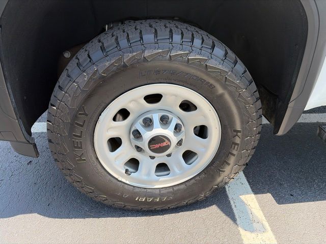 2024 GMC Sierra 3500HD Pro - Photo 10