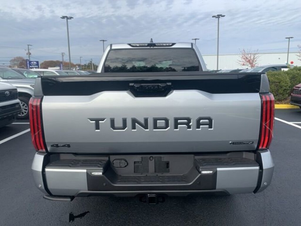 New 2025 Toyota Tundra i-FORCE MAX Platinum PLATINUM CREWMAX 5.5