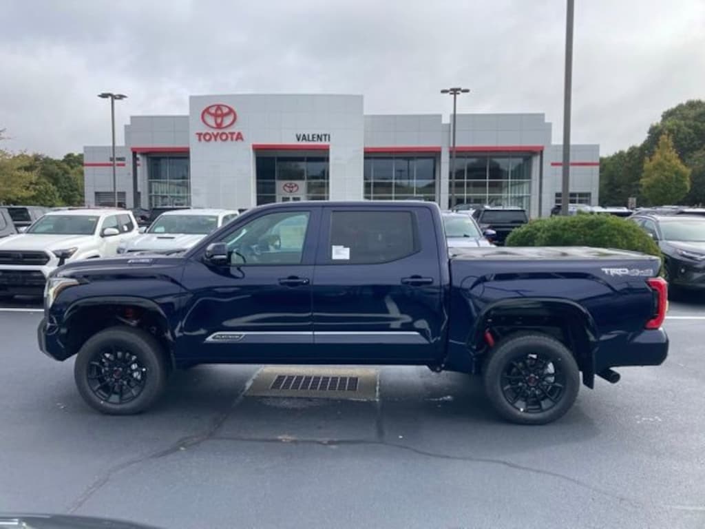 New 2025 Toyota Tundra i-FORCE MAX Platinum PLATINUM CREWMAX 5.5