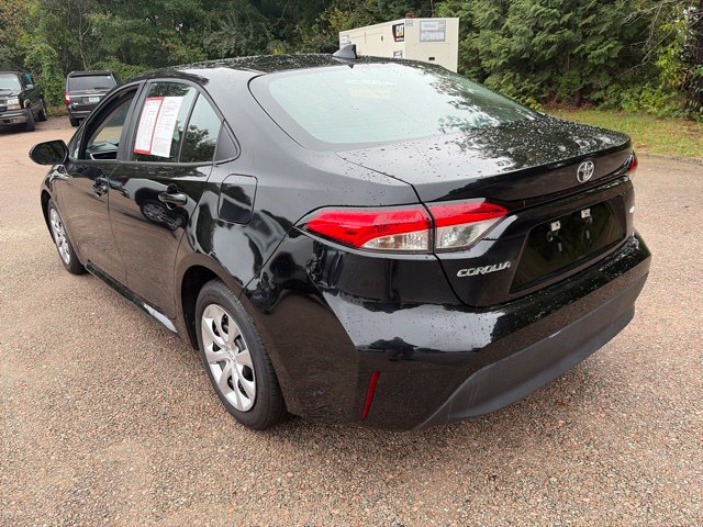 2025 Toyota Corolla LE - Photo 4