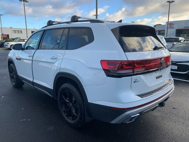 2025 Volkswagen Atlas Peak Edition SE photo 3