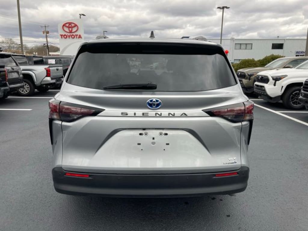 Certified 2024 Toyota Sienna XLE Van Passenger Van