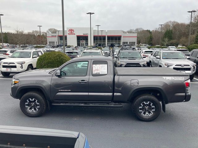 2020 Toyota Tacoma Access Cab photo 2