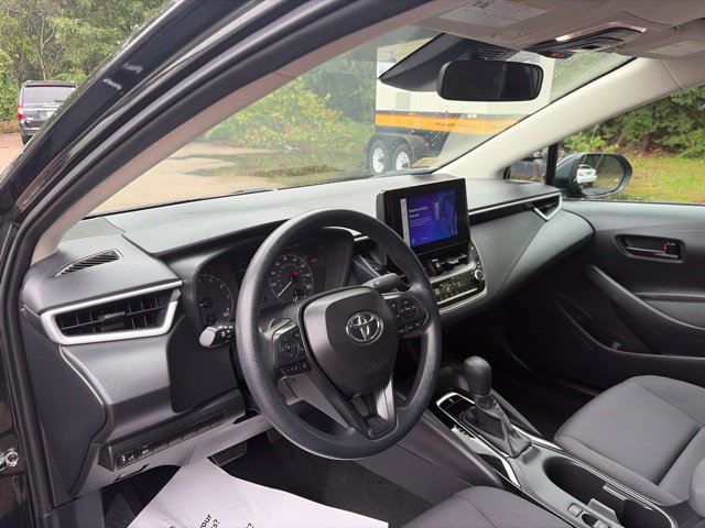 2025 Toyota Corolla LE - Photo 13