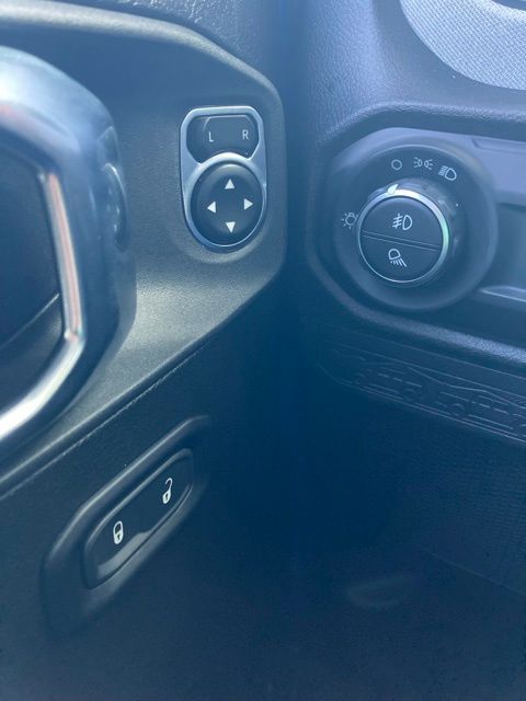 2025 Jeep Gladiator Nighthawk - Photo 28