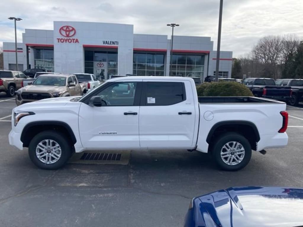 New 2026 Toyota Tundra SR5 SR5 CREWMAX 5.5