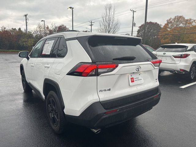2025 Toyota RAV4 XLE photo 3