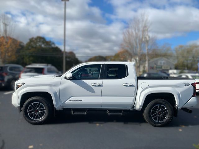 2024 Toyota Tacoma TRD Sport photo 2