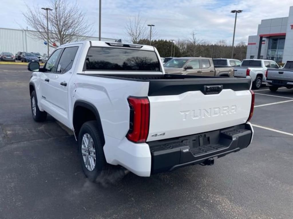 New 2026 Toyota Tundra SR5 SR5 CREWMAX 5.5