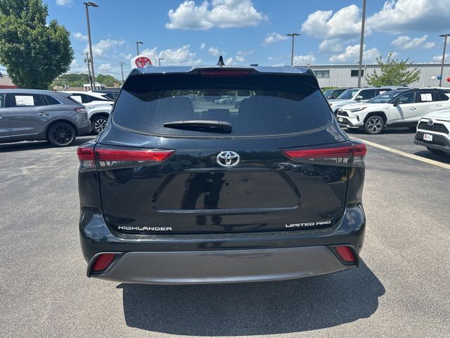 2023 Toyota Highlander Limited photo 4