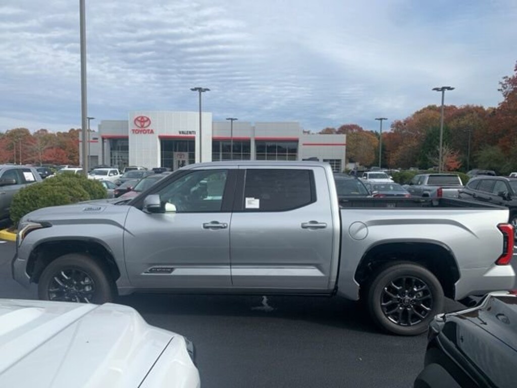 New 2025 Toyota Tundra i-FORCE MAX Platinum PLATINUM CREWMAX 5.5