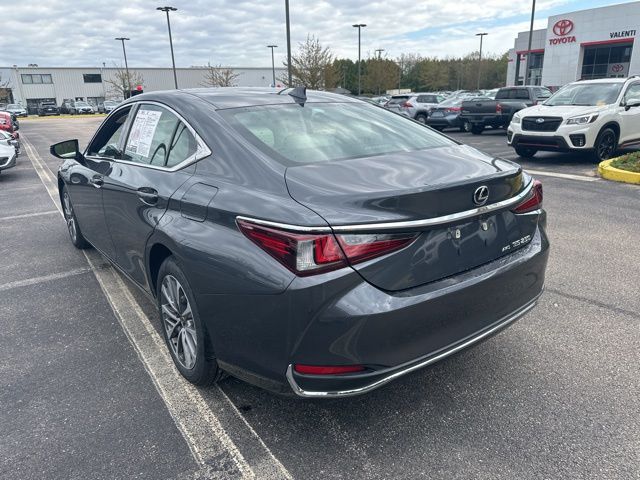 2022 Lexus ES 250 Luxury photo 3